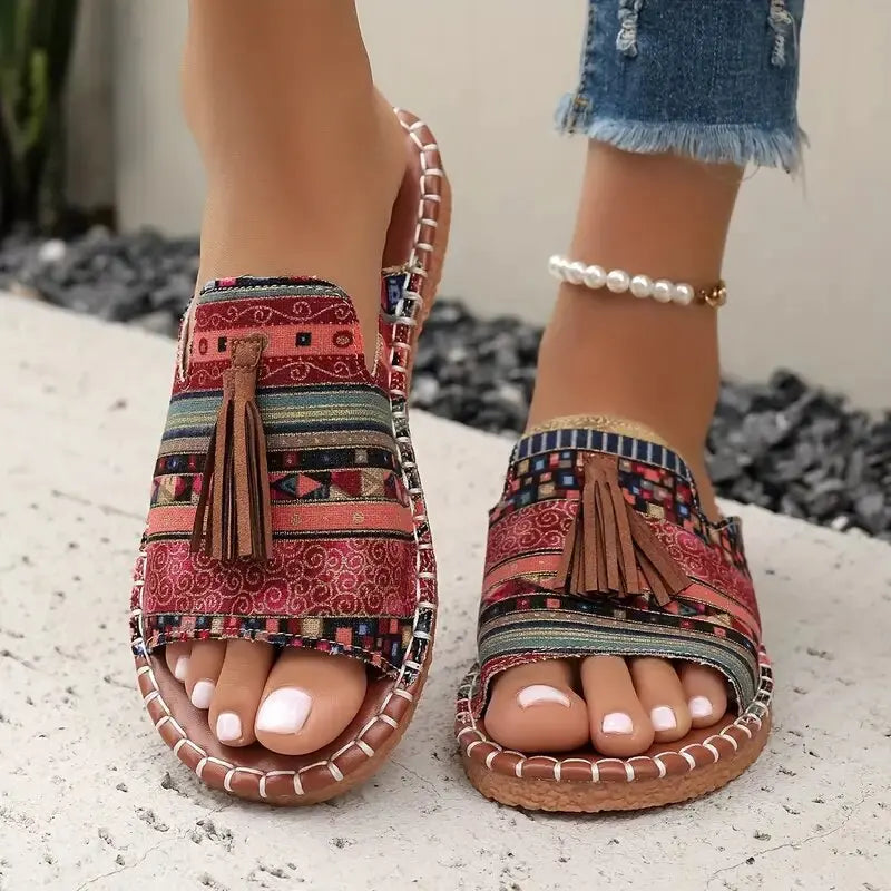 Sandales plates femme bordeaux – Tongs à franges bohème, plage été 2026 – Naira